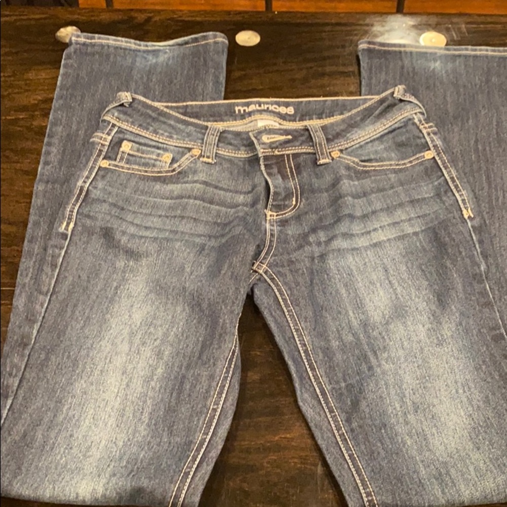 Boot cut jean in size 3/4 longs.